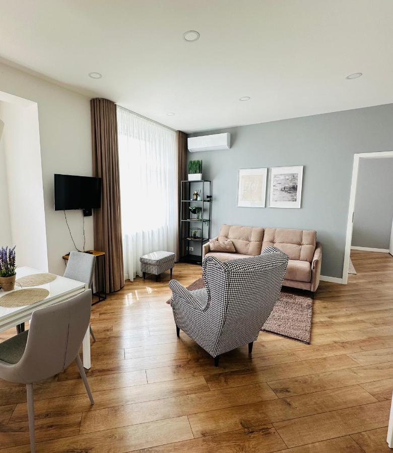 Butas Paciame Siauliu Miesto Centre Apartment Siauliai  Ngoại thất bức ảnh